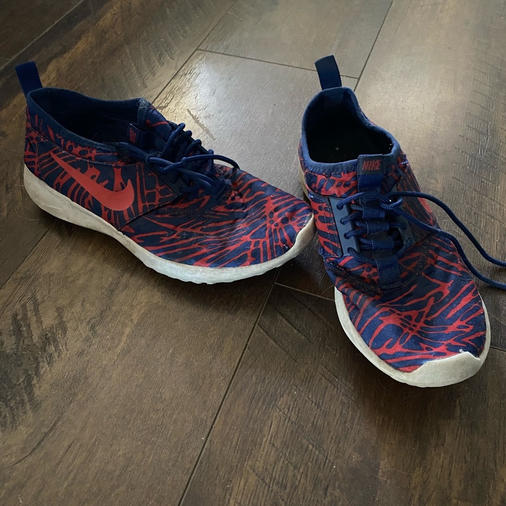 Nikes size 7.5